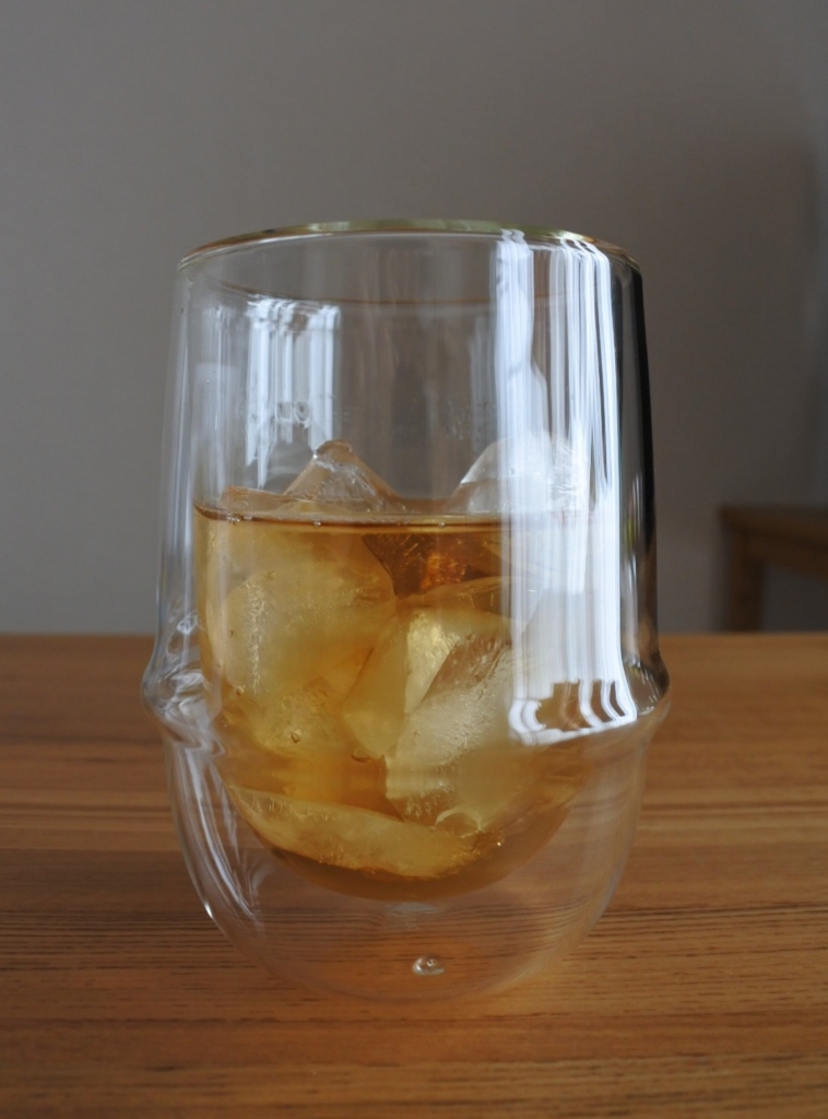 【画像】KINTO（キントー）アイスティーグラスに麦茶入れた