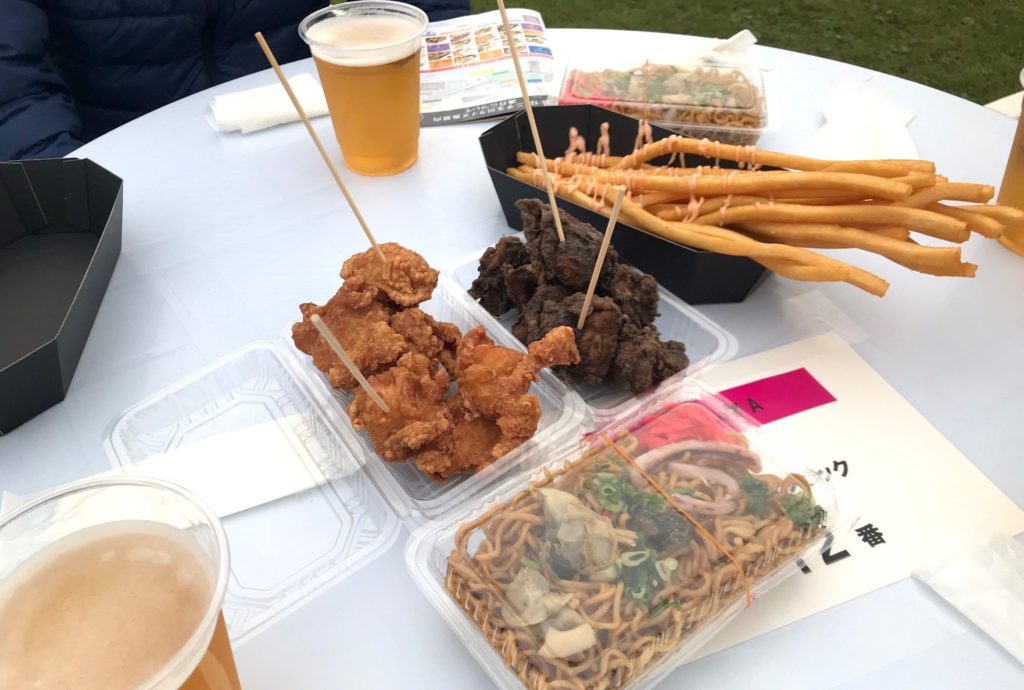 【画像】二子玉川花火大会のテーブル風景バラエティ