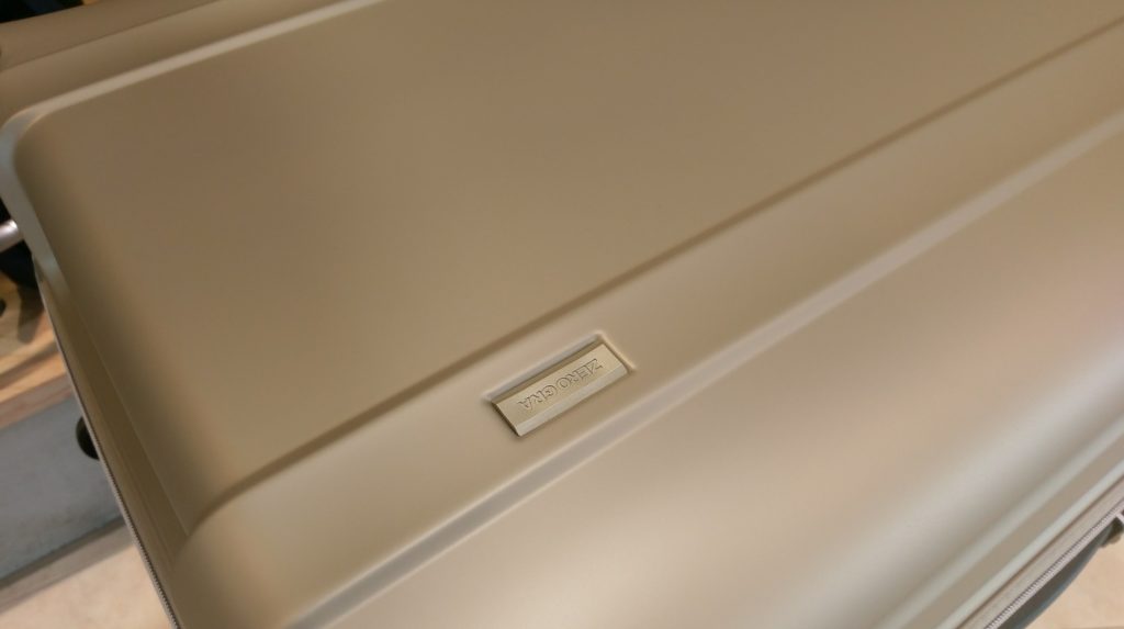 【画像】シフレの極軽スーツケース”ゼログラ”ロゴ部分